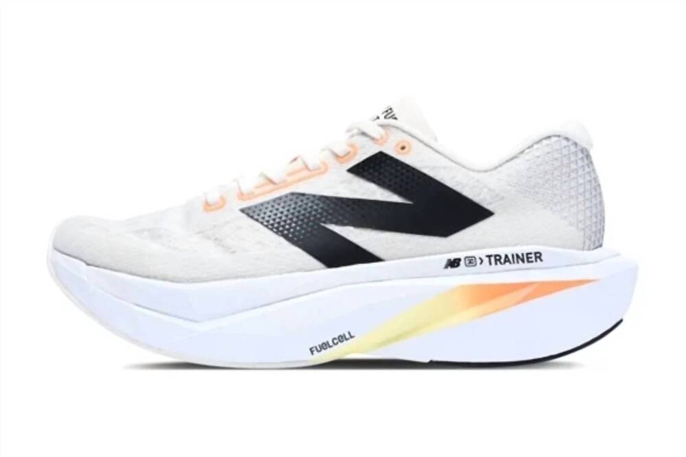 NEW NEW BALANCE women's supercomp trainer v3 shoes in angora